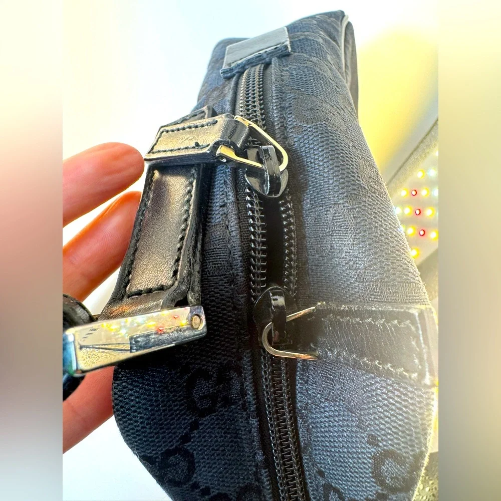 Gucci Monogram Messenger Crossbody Bag Vintage Early 2000s Rare Gucci GG EUC - Picture 7 of 16